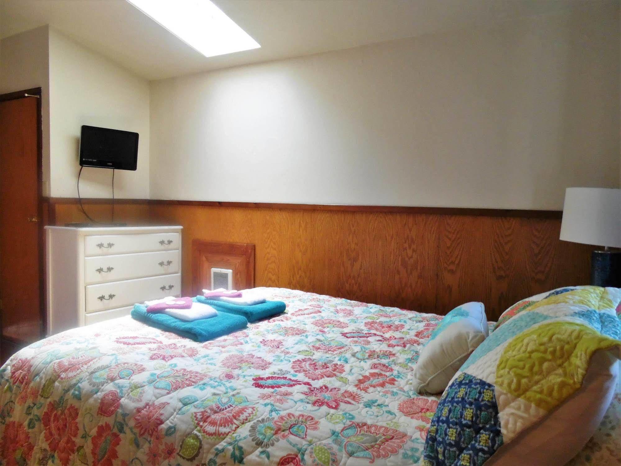Riverlane Resort Guerneville Bagian luar foto