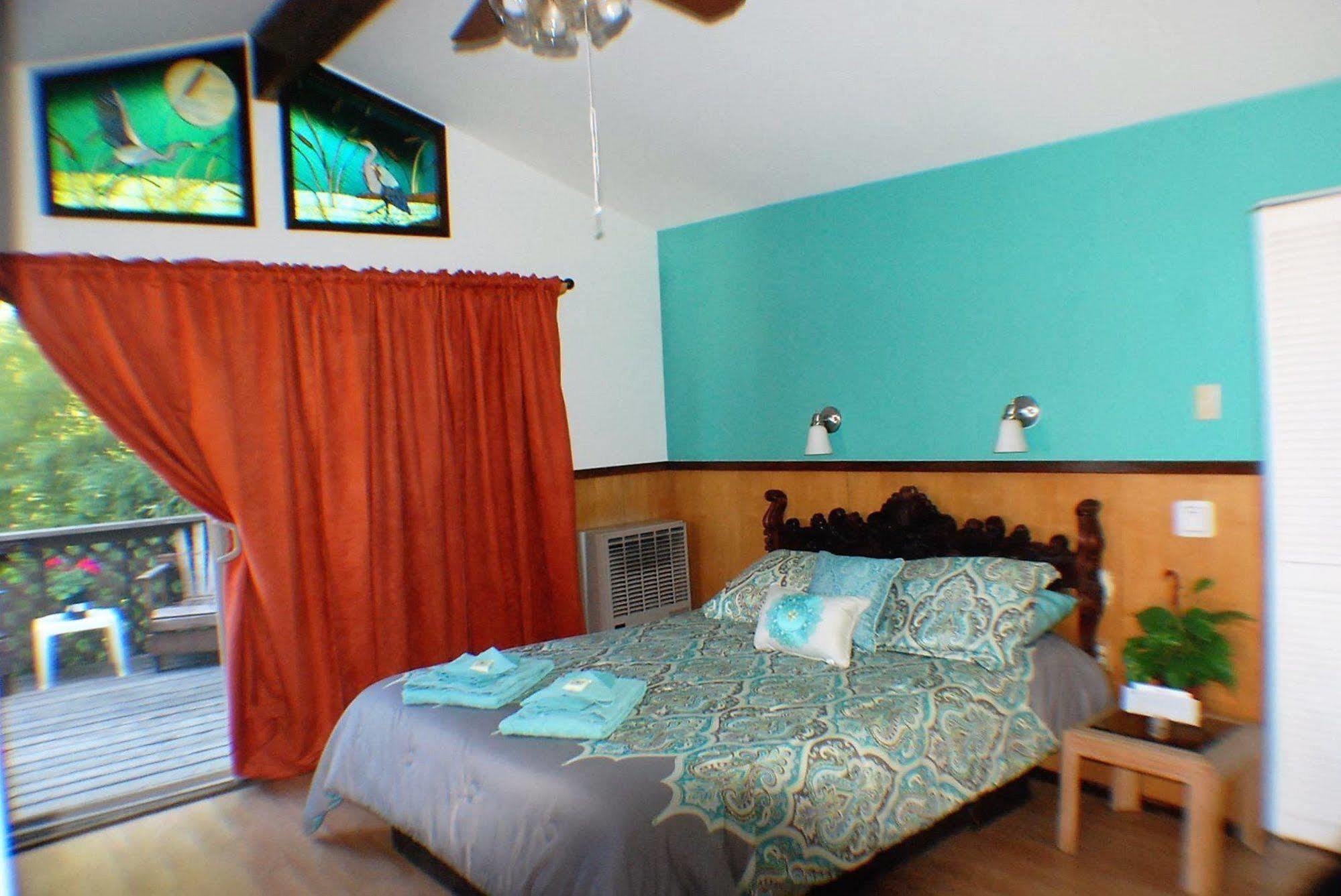 Riverlane Resort Guerneville Bagian luar foto